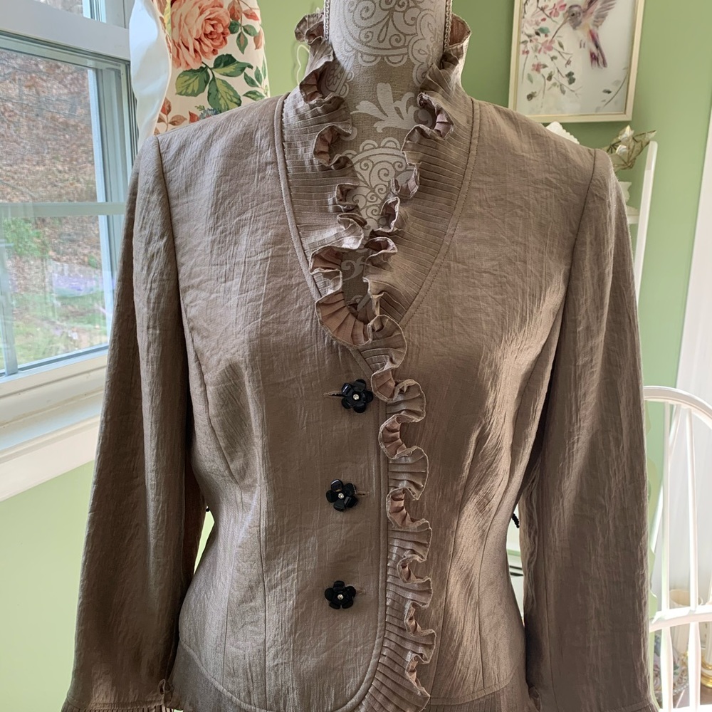 Victor Costa Pretty Ruffled jacket 10
